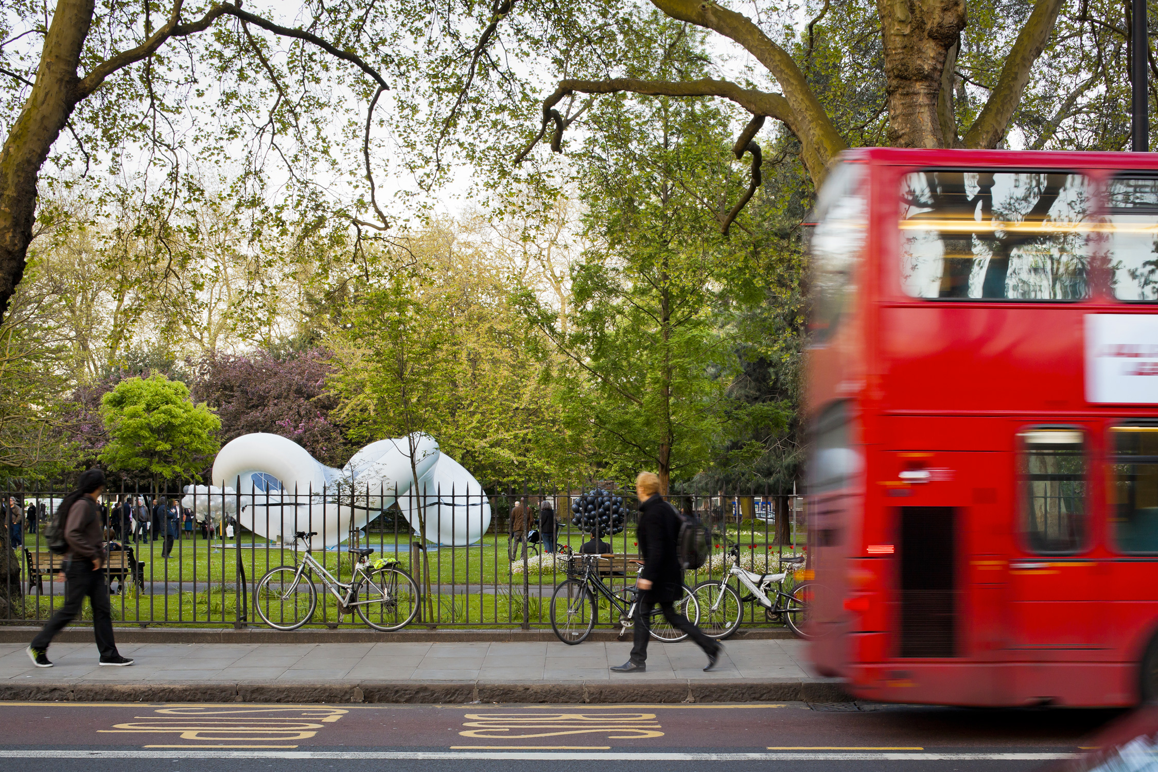 A Londres, le « Peace Pavilion » suscite la curiosité