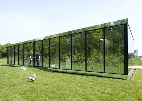 « Mirror house »