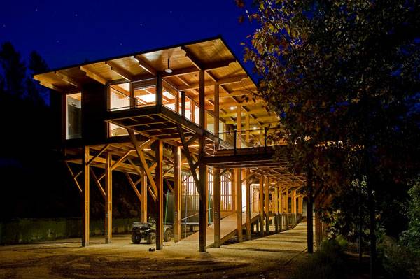 Au fond de la forêt, une maison…