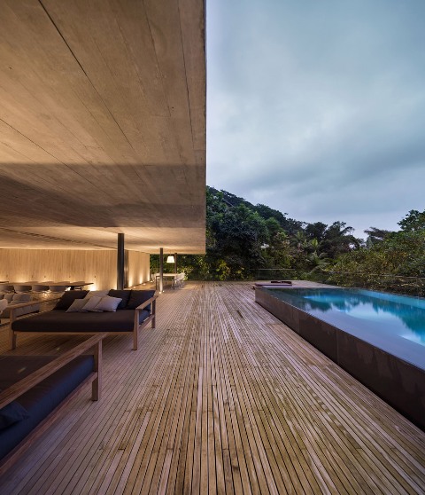 La maison dans la forêt tropicale