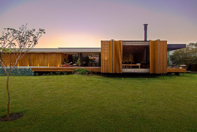 Au Brésil, MF + Arquitetos réalise une charmante maison