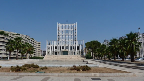 Ne faut-il pas sauver la cathédrale de Tarente de Gio Ponti?