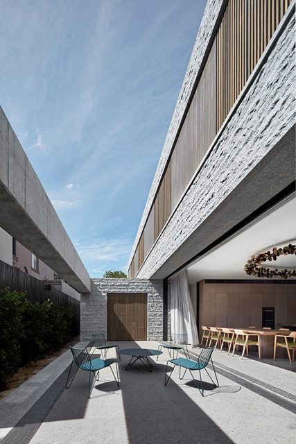 © B.E. Architecture