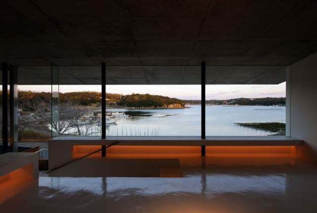 Au Japon, une maison de plage avec vue sur le large