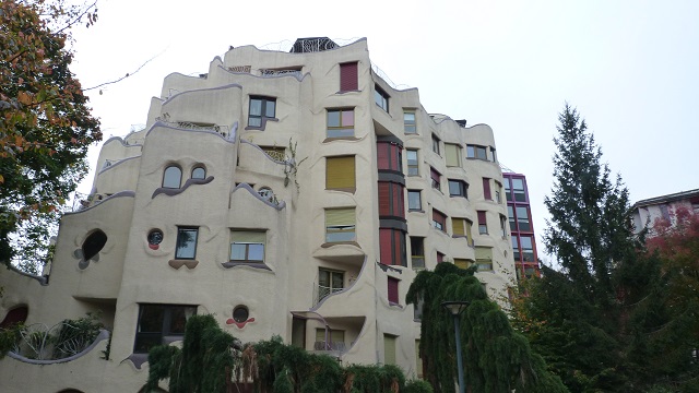 A Genève, l’architecture fantastique au cœur des Grottes