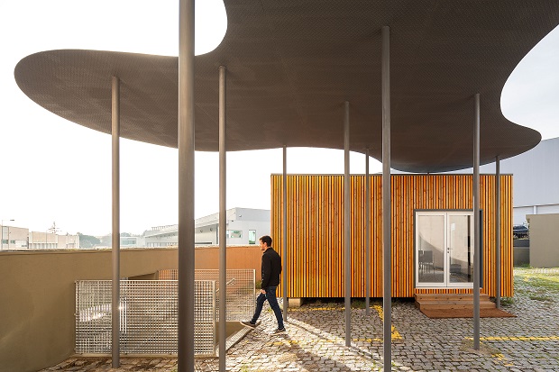 A Porto, l’élégant Spectris Innovation Center signé Studium