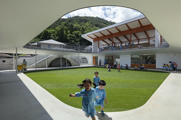 Au Japon un charmant écrin pour l’école maternelle Tesoro