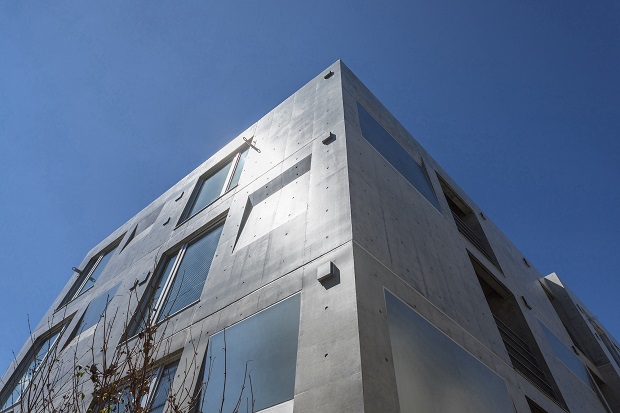 Au Japon, Sasaki Architecture signe un élégant projet résidentiel