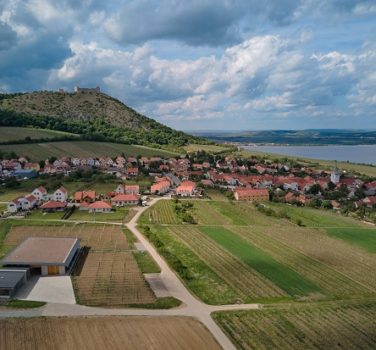 Un vignoble, des caves et une architecture minimaliste