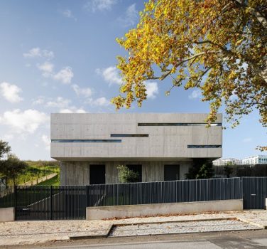 Une élégante maison de ville appelée Concrete 11