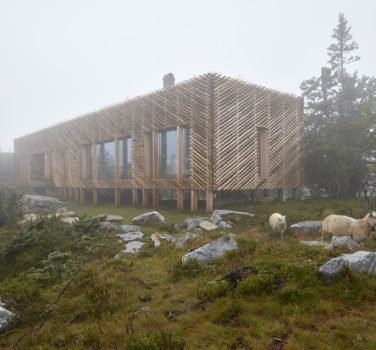 Au milieu de la nature, la Skigard Hytte