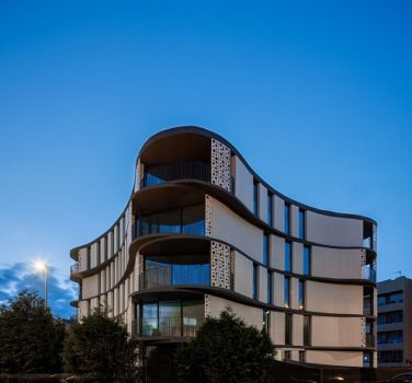 L’élégant immeuble d’habitation Sense 100