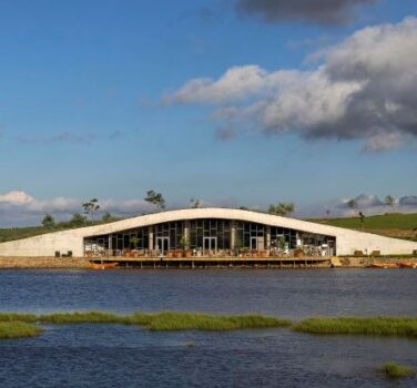 Baffy Restaurant, une architecture qui adopte le lieu